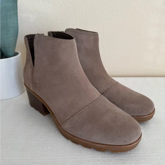 New SOREL Taupe Suede Slip In Heeled Ankle Boots - Picture 1 of 11